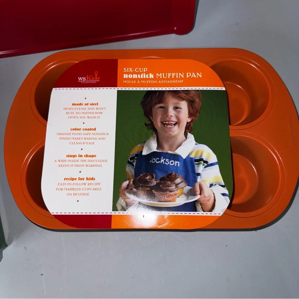 Williams Sonoma Bakeware Kids 3 Pieces Cookie Sheet, Muffin Tin & Brownie Pan‎